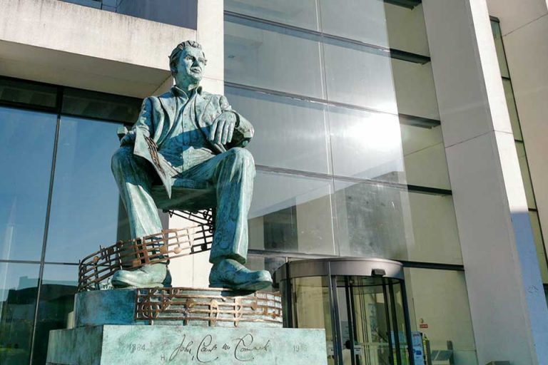 An impressive statue of Athlone’s most popular son, the world-famous tenor John Count McCormack in the grounds of Athlone’s Civic Centre.