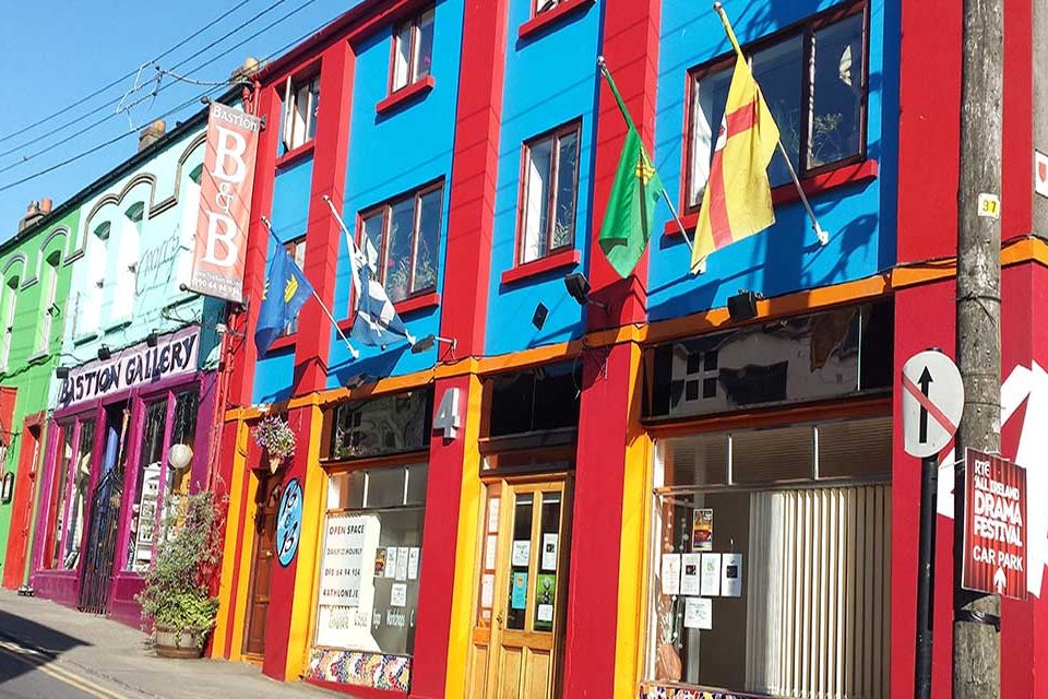 The Bastion Gallery prides themselves on showcasing the very best of Irish Design & Makers. This colourful side of Athlone has something to offer for anyone looking to buy local.